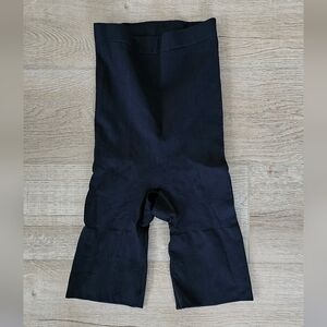 Under Where? Luxury Collection M Black Shapewear NWOT
